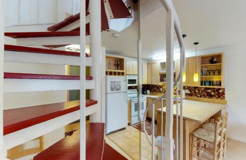 Alyeska Apartment | Brighton Condo #208