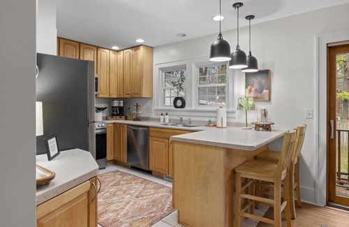 Champaign House | Brightside Bungalow - Quiet and close to Campus!