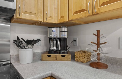 Champaign House | Brightside Bungalow - Quiet and close to Campus!