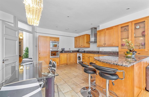 Bryanston and Dorset Square Apartment | Brilliant 6 Bed Flat in Londonn
