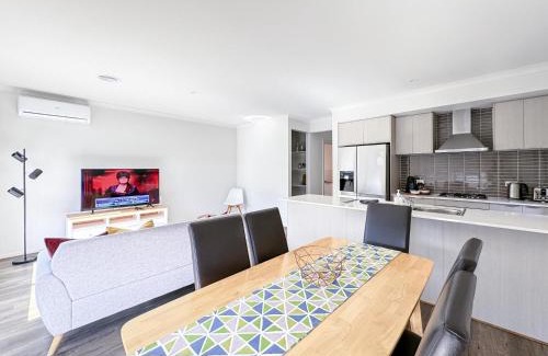 Berwick House | Brilliant Berwick Home Smart TV Garage Parking
