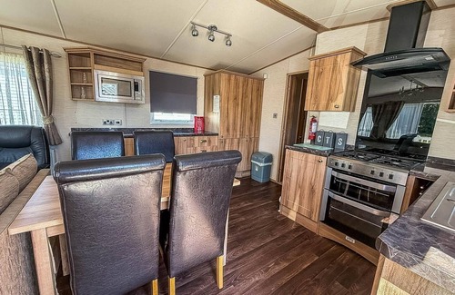 Caister-on-Sea House | Brilliant caravan for hire at Caister Haven Holiday Park in Norfolk ref 30011H