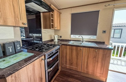 Caister-on-Sea House | Brilliant caravan for hire at Caister Haven Holiday Park in Norfolk ref 30011H