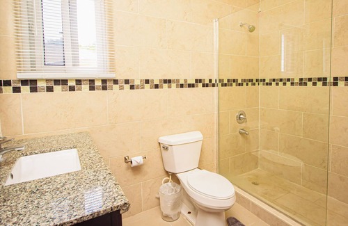 Saint Andrew Apartment | Bring the whole family to this great place with lots of room for fun
