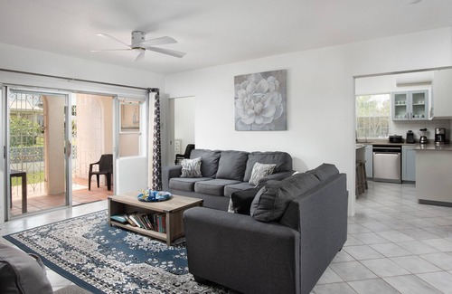 Mullins House | Bring the whole family to this great house with lots of room for fun.