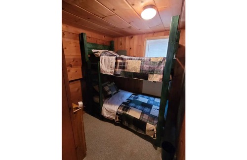 Harrison Cottage | Bring your toys!