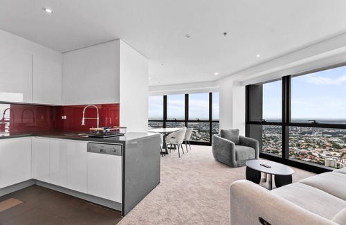 Brisbane Central Business District Apartment | Brisbane High-Rise with Pool, Sauna & Gym Access