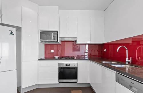 Brisbane Central Business District Apartment | Brisbane High-Rise with Pool, Sauna & Gym Access