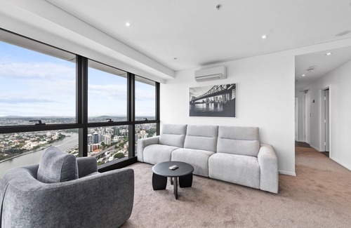 Brisbane Central Business District Apartment | Brisbane High-Rise with Pool, Sauna & Gym Access