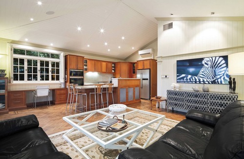 Paddington House | Brisbane Paddington 3-bedroom luxury house. Walk to restaurants, bars & shopping