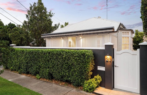 Paddington House | Brisbane Paddington 3-bedroom luxury house. Walk to restaurants, bars & shopping