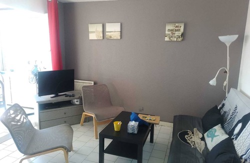 Frontignan Apartment | Brise de mer - Apartment with sea view, 100 meters from the beach, pet friendly!