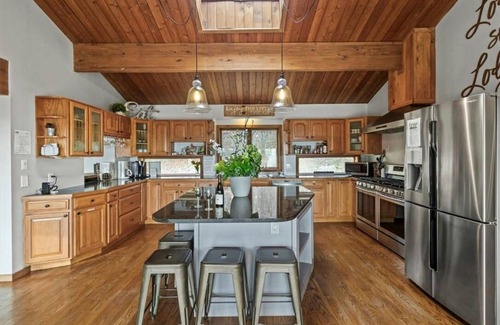 Bristol Hills Cabin | Bristol Lights Lodge - Unbelievable Mountain View on 12 acres!