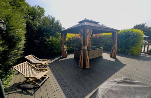 Vessey Cottage | Brittany Group - 12/15 people - private Nordic bath and spa