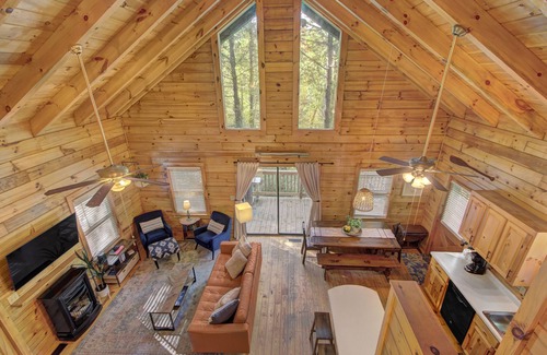 Lake Lure Cabin | Broad River Roost - Dog Friendly Cabin With Riverfront Fire Pit