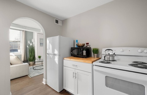 Lake Geneva Apartment | Broad Street Suite 1 |Parking Available |Downton |Walkable |Above Restaurant | King & Queen Bedroom