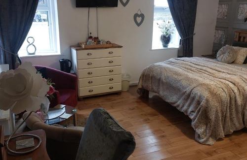 Kirtlebridge Bed & Breakfast | Broadlea of Robgill Country Cottage Accommodation