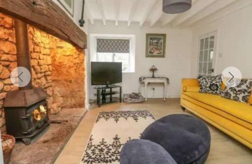 Broadwindsor House | Broadwindsor Cottage
