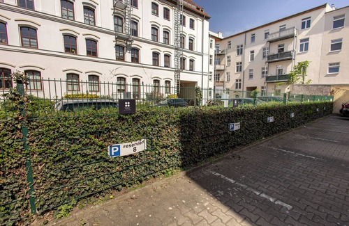 Magdeburg Apartment | BROCKHEUS Apartments: Black Diamond Apart. I Center I Parking I Wi-Fi I Kitchen
