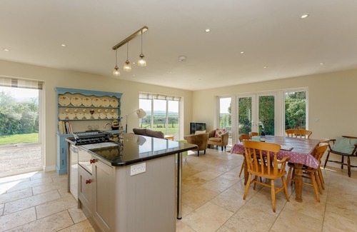 Edern Cottage | BRON GORS, family friendly, with open fire in Edern