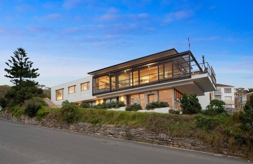 Bronte House | Bronte Bliss - school holls only 2 week minimum