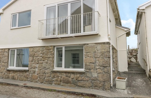 Penzance Cottage | BROOK HOUSE, pet friendly, country holiday cottage in Sennen Cove