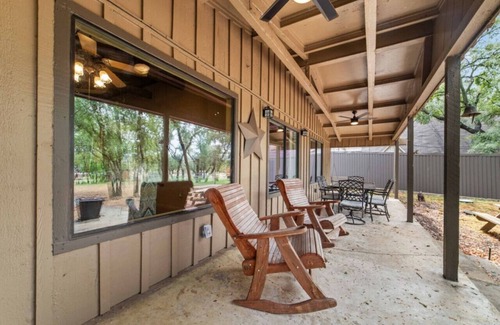 Brownwood House | Brownwood Lakehouse · Lakehouse in Cason Cove