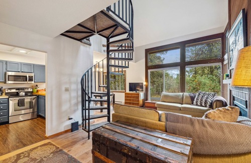 Bear Basin Estates House | Brundage Meadows 1 - Bright, cozy - 2story - wood stove - forest views - by trails, lake, town