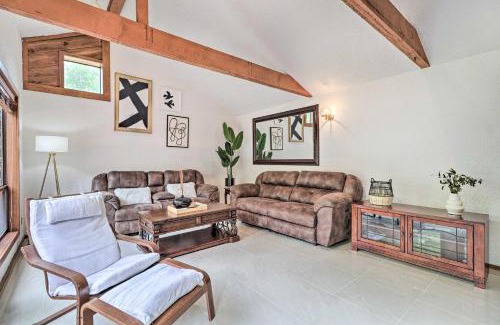 Briarcrest Estates House | Bryan Home with Deck and Yard about 4 Mi to Texas A and M!