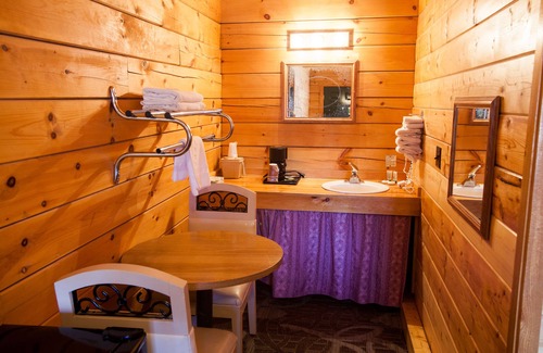 Panguitch Hotel | Bryce GatewayInn Cabins