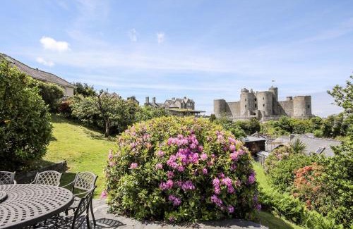 Harlech House | Bryn Awelon