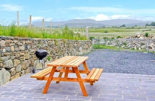 Snowdonia National Park Area Cottage | BRYN RE, family friendly, character holiday cottage in Trawsfynydd