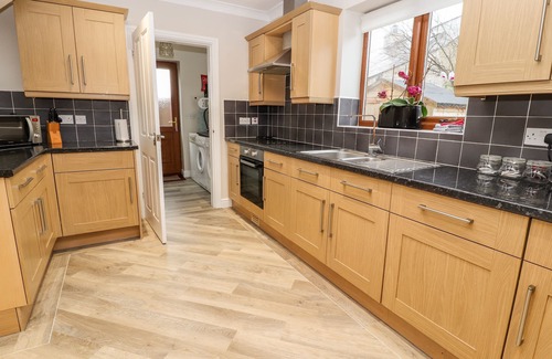 Brynrefail Cottage | BRYN SEION, family friendly, with open fire in Y Felinheli