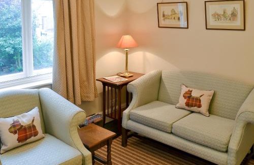 Ault Hucknall House | Bryn Tor - The Gardeners House