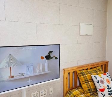 Bucheon Apartment | Bucheon Sinjung-dong Station High Floor View Lovely House