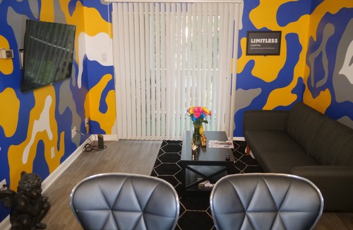Lavista Park Apartment | Buckhead Loft with Beautiful Murals