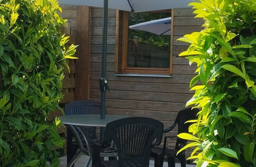 Cherbonnieres Cottage | Buddleia, cosy gite, private terrace, shared swimming pool heated to 28°C