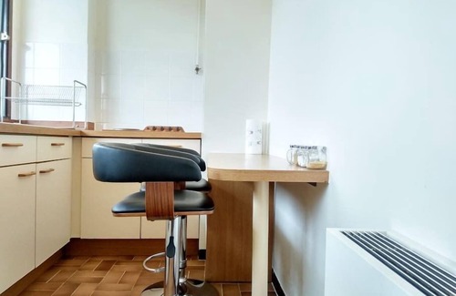 Saint-Denis Apartment | Budget apart with parking and balcony