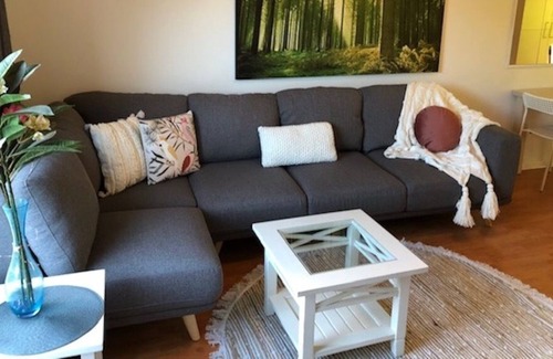 Largs North Apartment | Budget Beachside Accommodation
