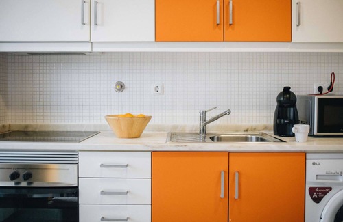 Uniao de Freguesias do Centro Apartment | Budget-Friendly Studio w/Balcony in Rosario