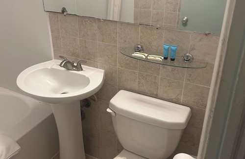 Huntington Hotel | Budget Host Alexandria