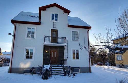 Tibro Bed & Breakfast | Budget Hotel. Dubbelrum + Resårsäng. Frukost/fee