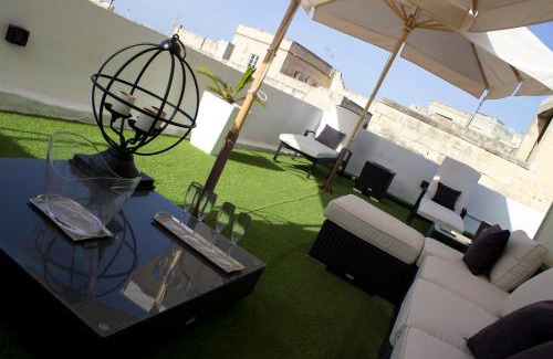 Birgu Apartment | budget room 1 floor private bathroom ground floor