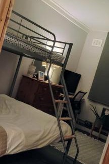 Waterloo House | Budget Room just of the Southbank sleeps 3