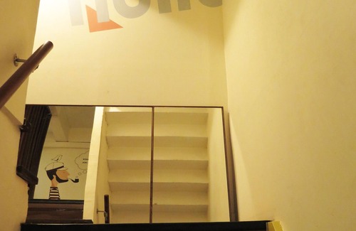 Bang Rak Bed & Breakfast | Budget Single Private in Center of Silom