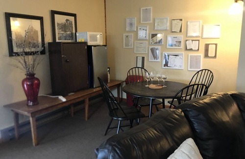 McMinnville House | Budget Travel In Wine Country. Oregon Wine Zimmer π