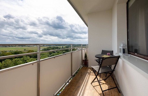 West Pomeranian Voivodeship Apartment | Budowlana 23 Kołobrzeg | Classic Apartment by the Parsęta River and Close to the
