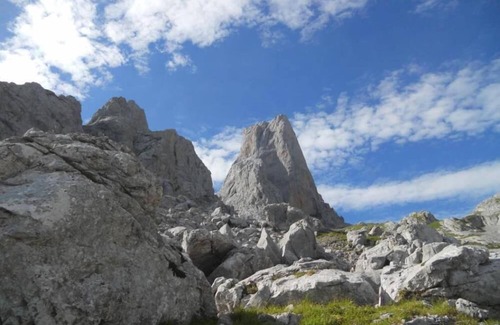 Buelles Cottage | Buelles: Cottage, quality and warmth between the mountains and the sea
