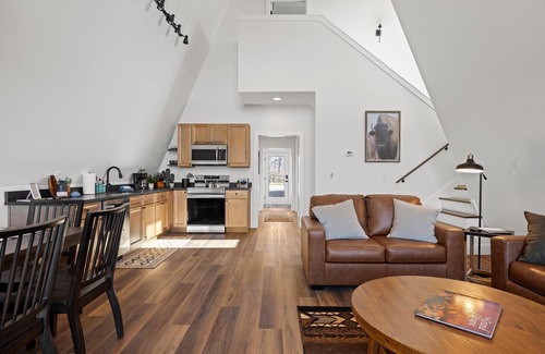 Chattanooga Valley Cabin | Buffalo Bluff | Western A-frame | Bluff Mtn Views + Goats!