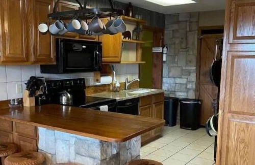 Compton Cabin | Buffalo River Cabin-privt Pool/Hot Tub/Game Room!